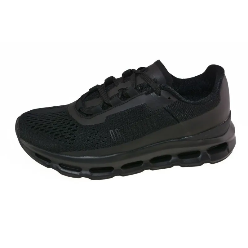 At Dr. Harvey's, we have combined top comfort and safety in our sports shoes certified to ISO standards. Whether you are an athlete, worker, or adventurer, these shoes are designed to allow you to move boundaries without worry.